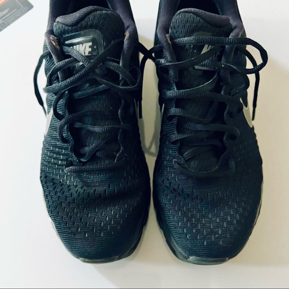 Women's Nike shoes Size 9